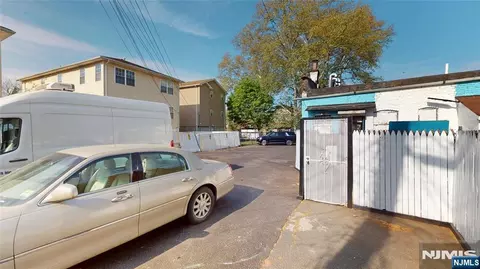 184 Park St, East Orange, NJ 07017