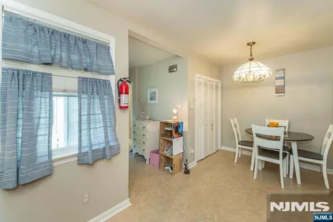 Dining - 184 Fairfield Rd, Wayne, NJ 07470 photo 3 of 3
