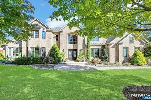 6 Keller Ct, Park Ridge, NJ 07656