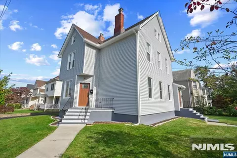 137 Prospect Pl, Rutherford, NJ 07070