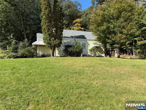 304 Goffle Rd, Hawthorne, NJ 07506