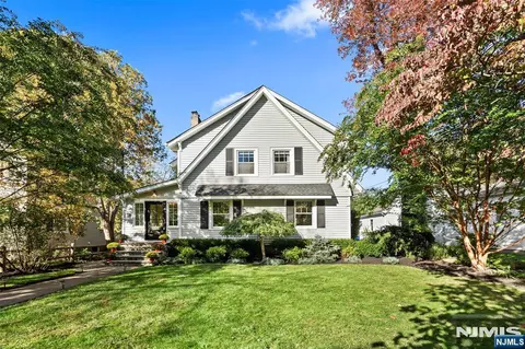 15 Randolph Pl, Ridgewood, NJ 07450