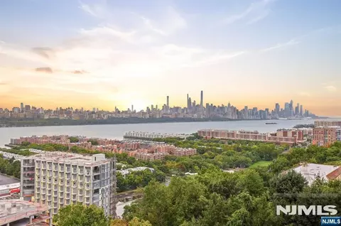 320 Adolphus Ave #519, Cliffside Park, NJ 07010