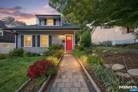 102 Large Ave, Hillsdale, NJ 07642