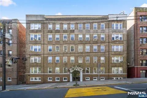 325 79th St #56, North Bergen, NJ 07047