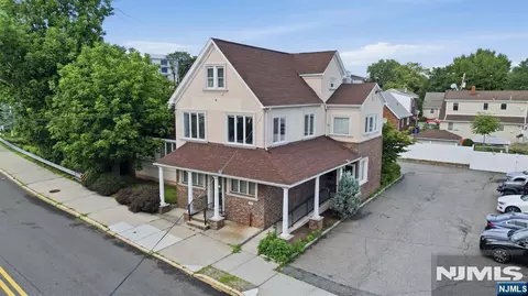 15 Wallington Ave, Wallington, NJ 07057