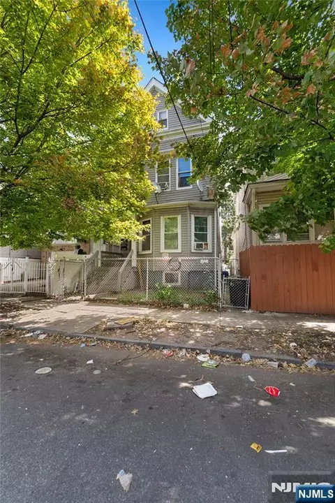 936 S 19th St, Newark, NJ 07108