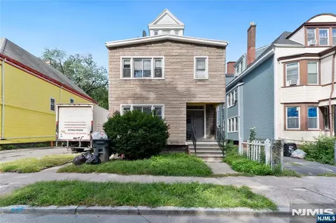 25 S 17th St, East Orange, NJ 07018