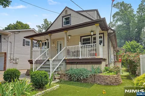 92 Blauvelt Ave, Bergenfield, NJ 07621