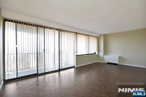 Living - 277 Prospect Ave #7H, Hackensack, NJ 07601 photo 1 of 2
