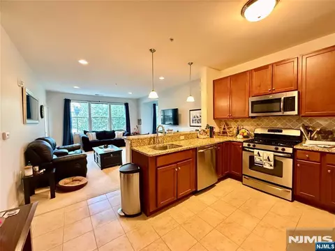 5105 Sanctuary Blvd, Riverdale, NJ 07457