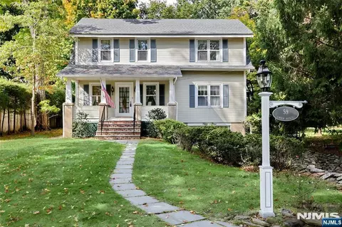 59 Linden Ave, Park Ridge, NJ 07656