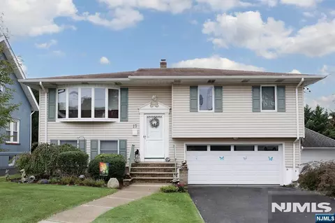 17 Marinus St, Rochelle Park, NJ 07662