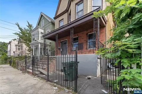 730 S 15th St, Newark, NJ 07103