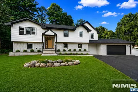 11 Mark Ter, Newfoundland, NJ 07435