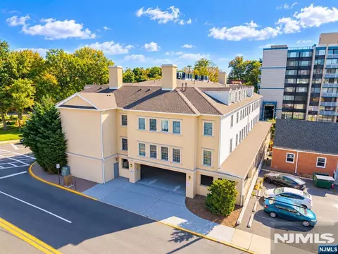 180 Edgewater Rd #1A, Cliffside Park, NJ 07010