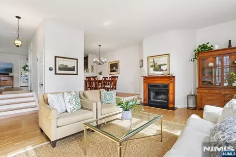 Living - 22 Dowitcher Ct, Wayne, NJ 07470 photo 4 of 11