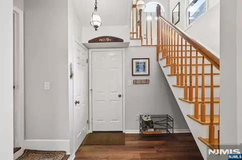 Entry Way - 22 Dowitcher Ct, Wayne, NJ 07470 photo 1 of 2
