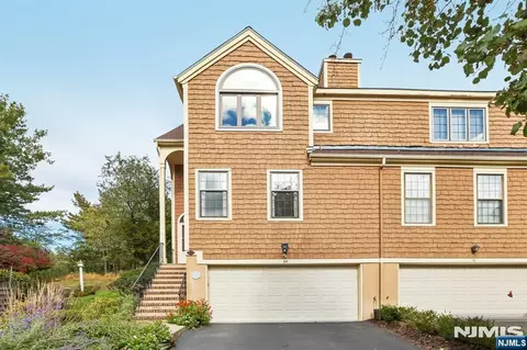 Exterior - 22 Dowitcher Ct, Wayne, NJ 07470 photo 2 of 5
