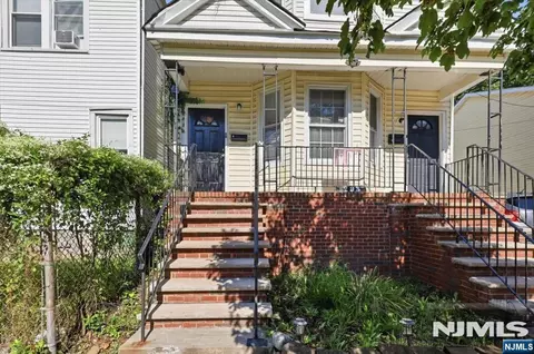 293 Ogden St, Orange, NJ 07050