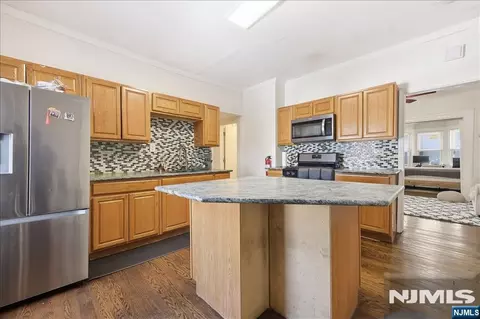 23 Cummings St, Irvington, NJ 07111