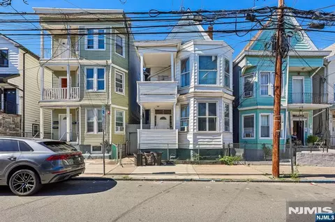 752 18th St, Paterson, NJ 07501