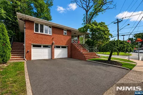 1026 Harvard Pl, Fort Lee, NJ 07024