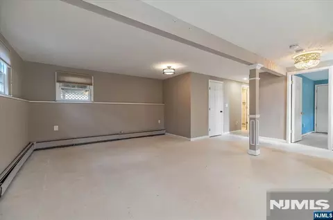Living - 52 Crescent Rd, Wanaque, NJ 07465 photo 5 of 5