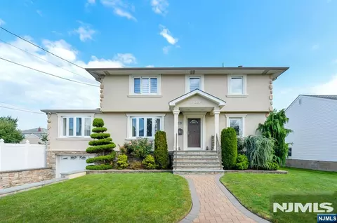 16 Park St, South Hackensack, NJ 07606