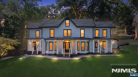 231 Wierimus Rd, Hillsdale, NJ 07642