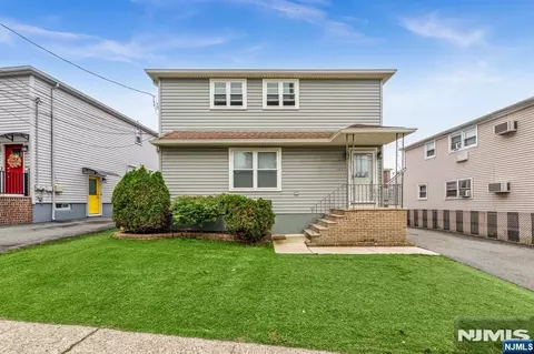 304 Lake Ave, Lyndhurst, NJ 07071