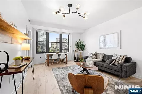 149 Essex St #5T, Jersey City, NJ 07302