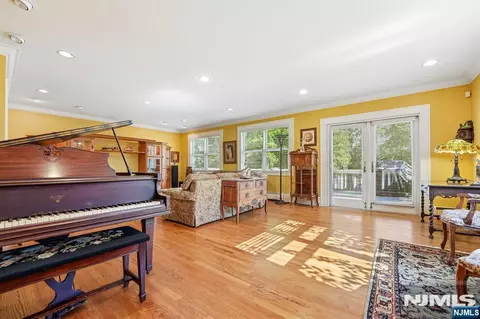 Living - 76 Summit, Hackensack, NJ 07601 photo 4 of 7