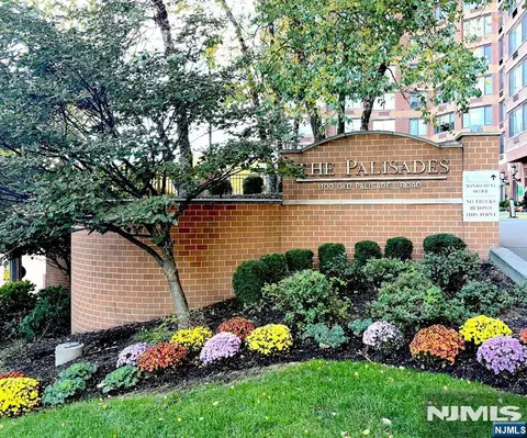 100 Old Palisade Rd #1516, Fort Lee, NJ 07024
