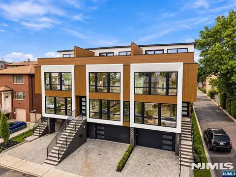 2457 2nd St, Fort Lee, NJ 07024