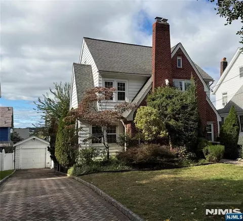 9 Clinton Ave, Kearny, NJ 07032