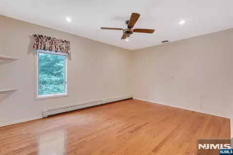 Bedroom - 32 Clinton Ln, Wayne, NJ 07470 photo 2 of 2
