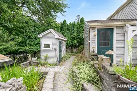 Exterior - 32 Clinton Ln, Wayne, NJ 07470 photo 11 of 12