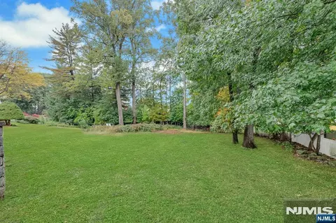 Exterior - 32 Clinton Ln, Wayne, NJ 07470 photo 10 of 12