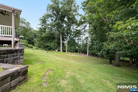 Exterior - 32 Clinton Ln, Wayne, NJ 07470 photo 12 of 12