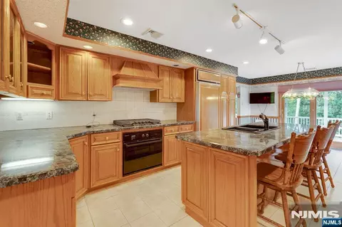 Kitchen - 32 Clinton Ln, Wayne, NJ 07470 photo 2 of 3