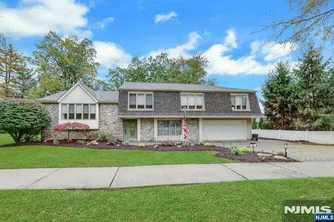 Exterior - 32 Clinton Ln, Wayne, NJ 07470 photo 2 of 12