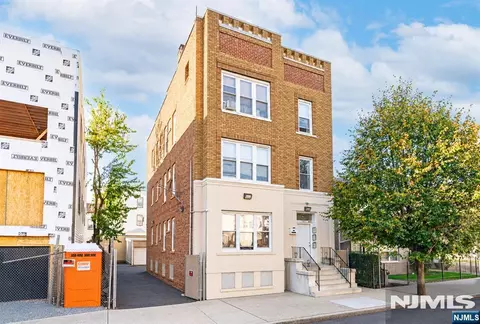 617 20th St, Newark, NJ 07103