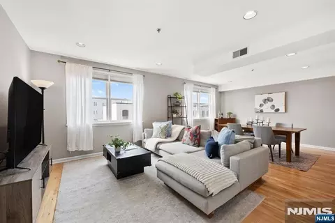225 Clinton St #4, Hoboken, NJ 07030