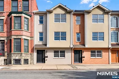 16 E Kinney St, Newark, NJ 07102