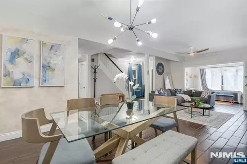 31 72nd St, North Bergen, NJ 07047