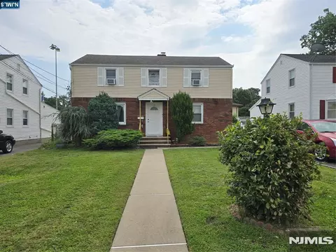 130 18th Ave, Elmwood Park, NJ 07407