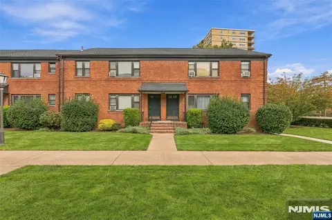 2193 N 5 N Central Ave #B, Fort Lee, NJ 07024
