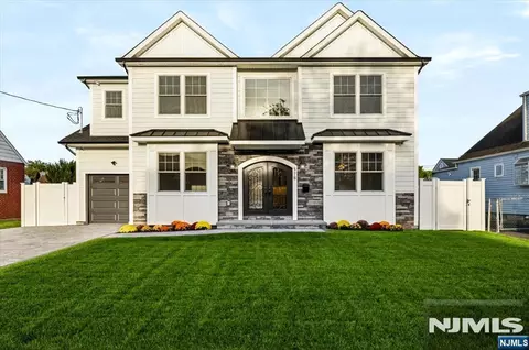 578 Pine Ave, Saddle Brook, NJ 07663