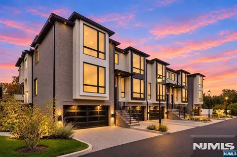 Exterior - 779 Paramus Rd #2, Paramus, NJ 07652 photo 2 of 6